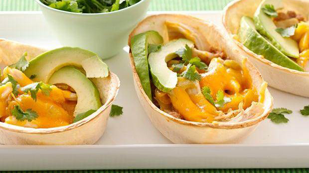 Soft Tacos mit Käse-Poulet-Bohnen Füllung